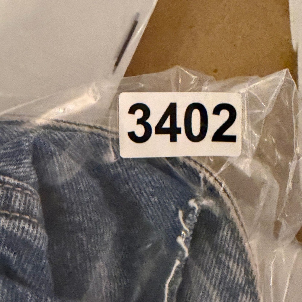Universal Thread Denim Shortalls Womens M Wash Distressed Raw Hem Size 6 NEW - Picture 13 of 13